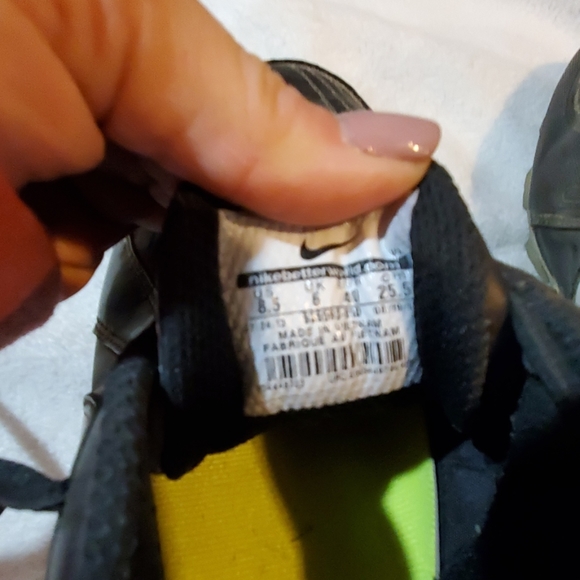 Nike softball cleats little use but lots of left - Picture 5 of 5